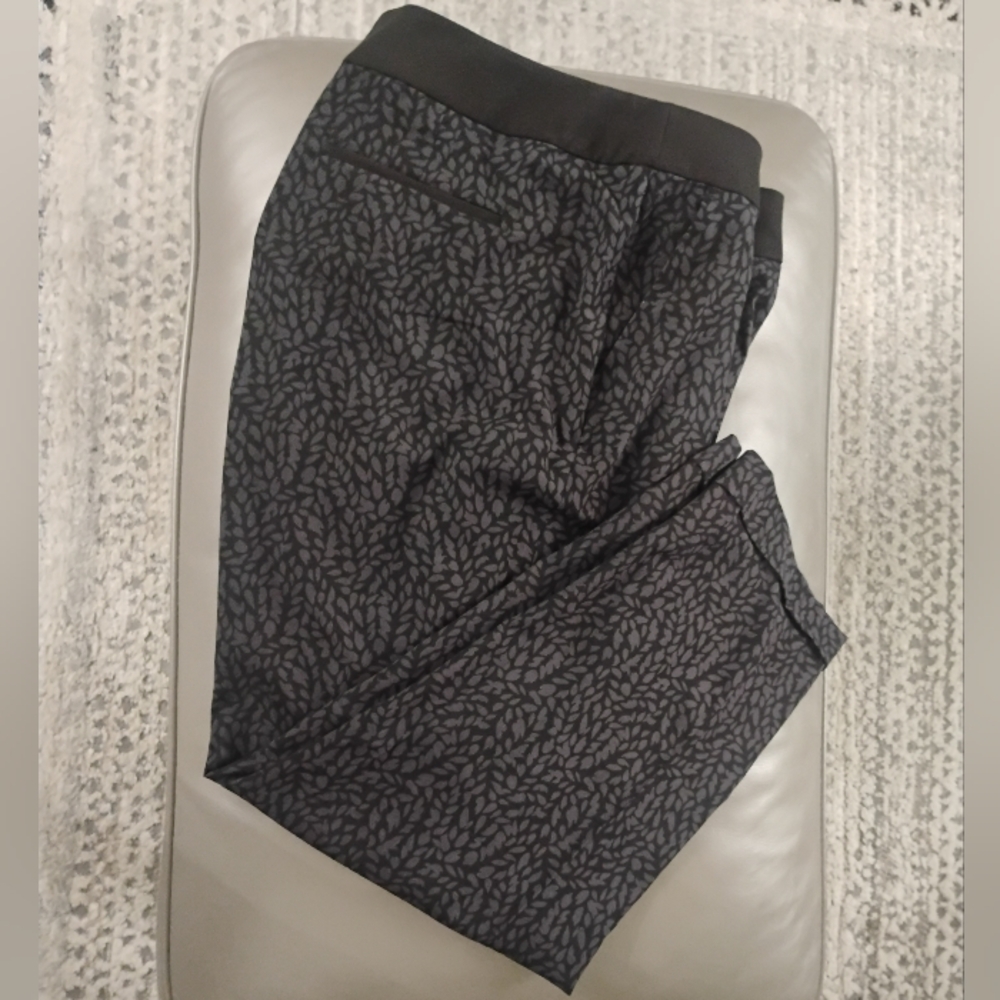 Loft Abstract Leaf Print Dress Pants in Gray & Black Sz 16